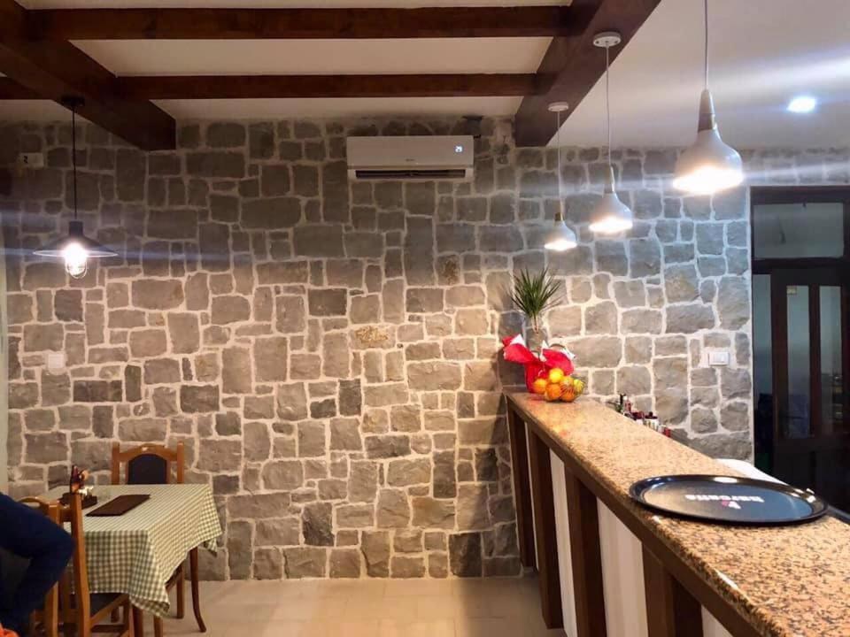 Restaurant & Apartments Jug Sutomore Dış mekan fotoğraf